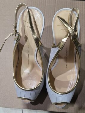 Giuseppe Zanotti White and Gold Croc-Embossed Slingback Peep-Toe Heels